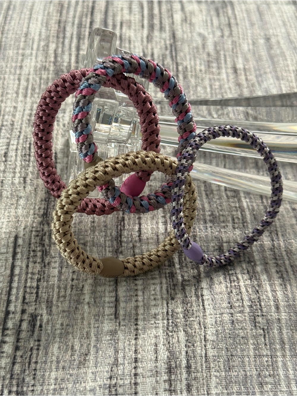 Authentic original KKNEKKI
hair ties. Set of 4 (1 slim and 3 regular)